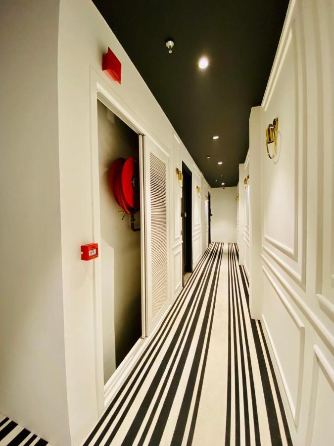 Hotel Madhav'S Lap Of Luxury Moradabad Exterior foto