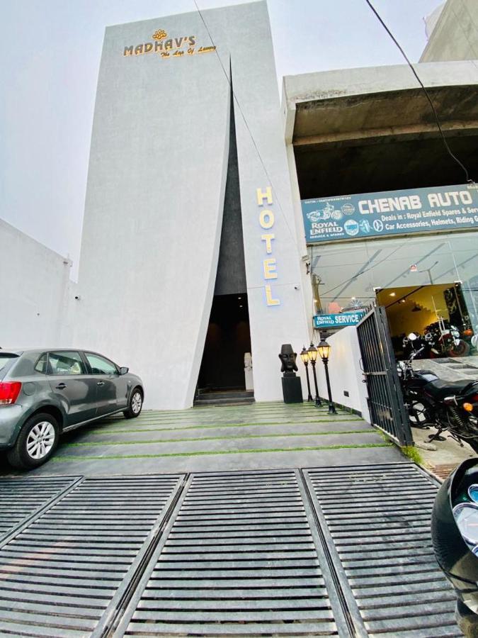 Hotel Madhav'S Lap Of Luxury Moradabad Exterior foto