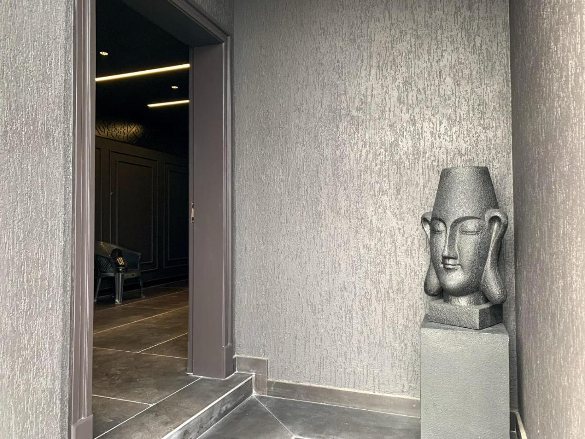 Hotel Madhav'S Lap Of Luxury Moradabad Exterior foto